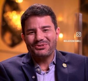 Gladson parabeniza mamães