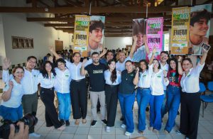 Nicolau e estudantes