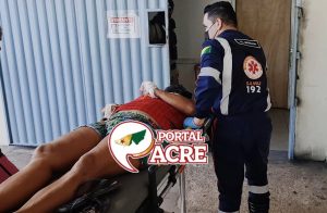 Mulher furada de faca