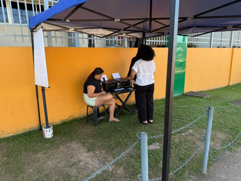 Empreendedora denuncia uso indevido de espaço público e acusa Seinfra de favorecer comerciante