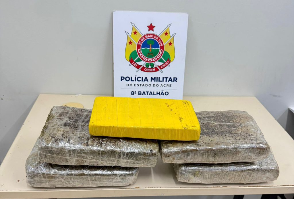 Mais de 5kg de drogas são apreendidas pela PM na BR-364, nas proximidades de Sena Madureira