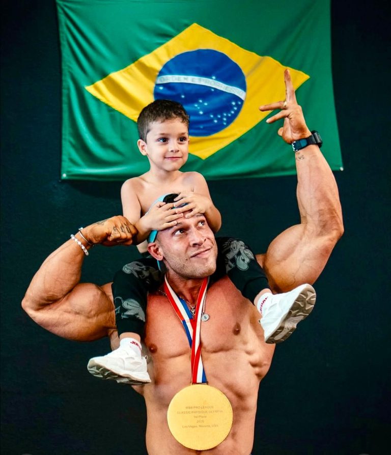 “Dinossauro acreano”, campeão do mundo,  Ramon Dino pode ser homenageado com painel no Horto Florestal