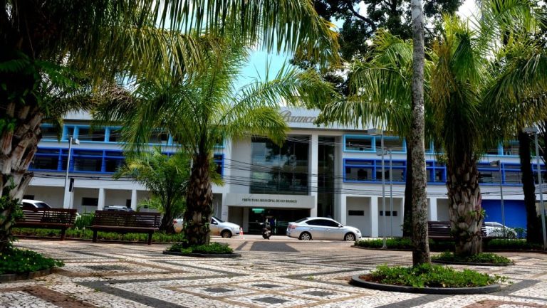 Recomposição salarial de 5% para servidores de Rio Branco é aprovada pela Câmara e será paga com retroativo