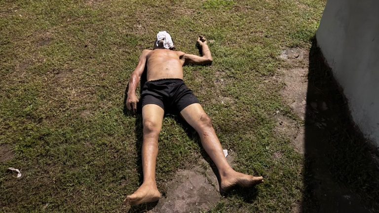 Corpo é encontrado no centro de Brasiléia e perícia aponta que vítima foi arrastada por mais de 30 metros após ser morta