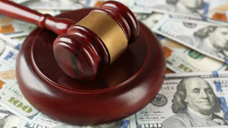 Como os marajás do serviço público driblam a Constituição para turbinar os próprios salários