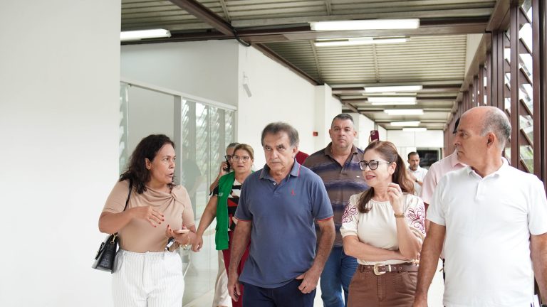 Bestene verifica falhas estruturais e projeta reestruturação durante visita ao Hospital da Criança