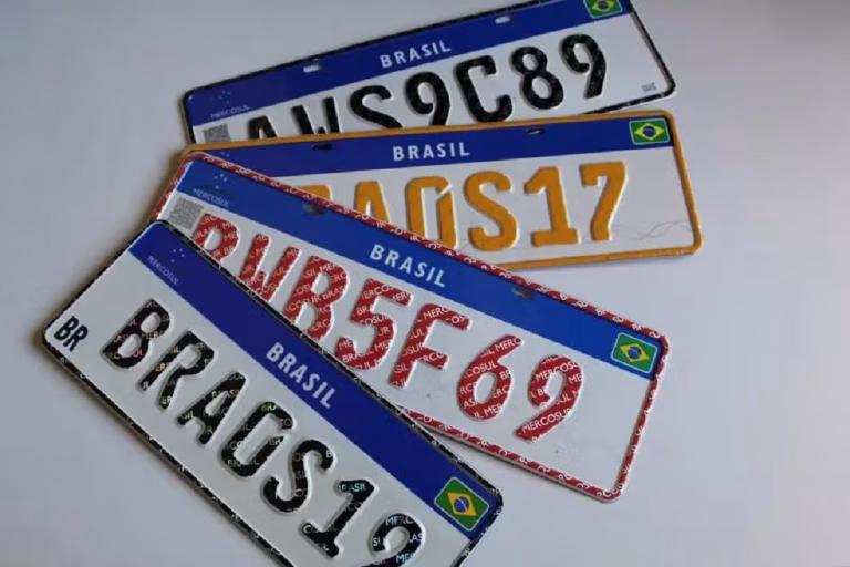 Placas dos carros devem voltar a ter nome das cidades; entenda a mudança