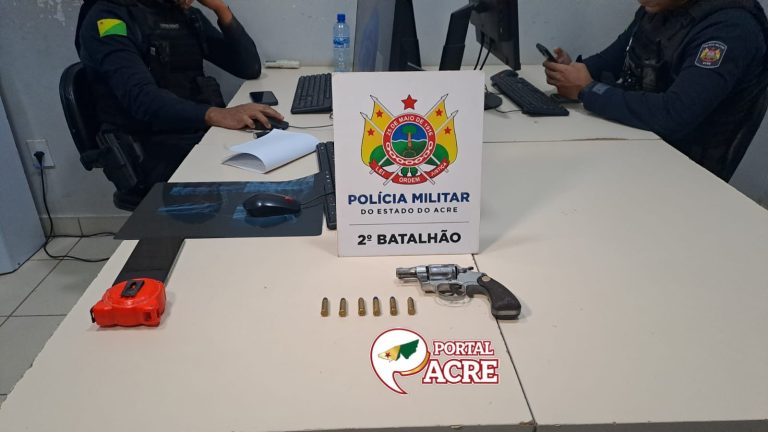 PM apreende revólver e prende mulher por porte ilegal na Seis de Agosto