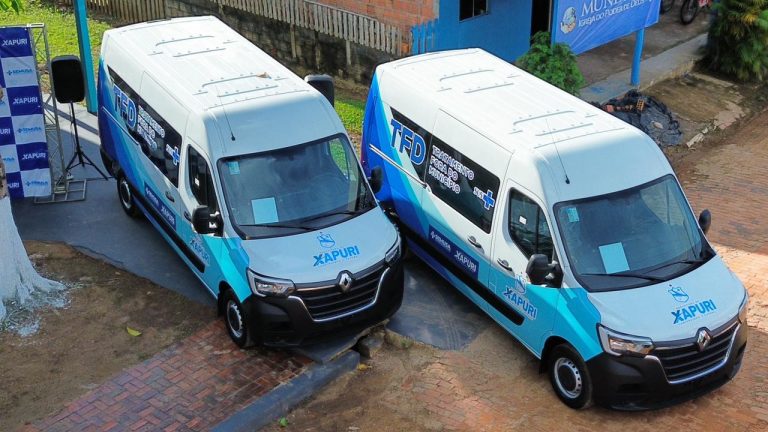 Xapuri reforça transporte do TFD municipal com entrega de duas novas vans para pacientes