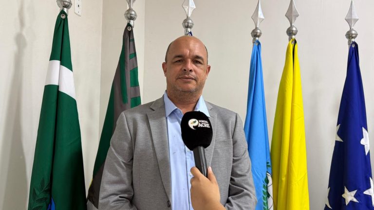 Prefeito de Mâncio Lima critica atuação da AMAC e cobra mais agilidade na elaboração de projetos