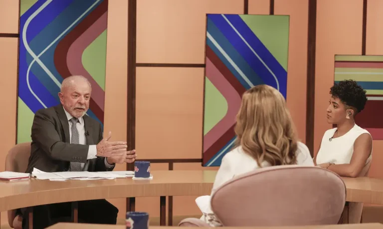 Lula critica período de transição para fim da escala 6x1; "Vamos ver quem é quem", sobre redução da jornada de trabalho