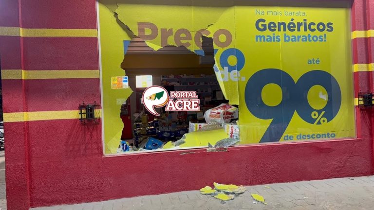 Encapuzados arrombam farmácia na Sobral