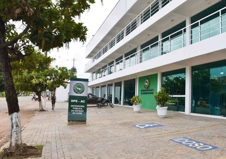 Plantão da Defensoria Pública no final de semana atende pelo Whatsapp Único em todo Acre