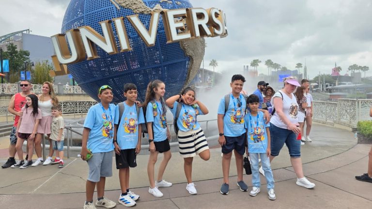 Estudantes da educação municipal vivem dia de aventura e tecnologia na Universal Studios