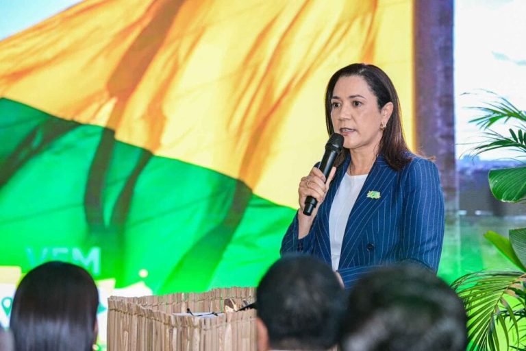 Em evento no RJ, governadora apresenta o Acre como elo estratégico com o Pacífico, pautado na união e na responsabilidade ambiental 