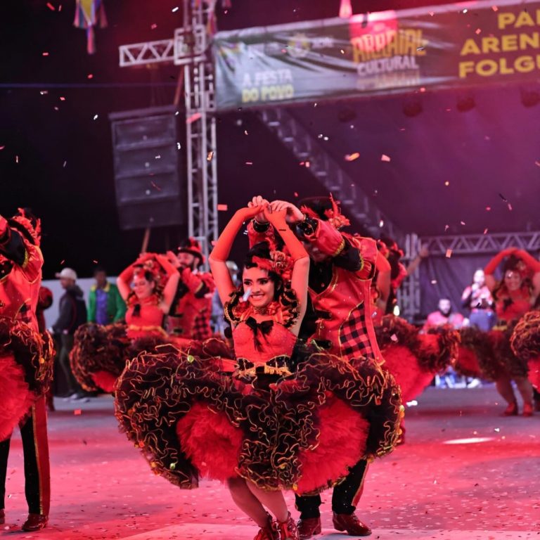 Arraial Cultural se despede neste domingo com desfile das campeãs, shows e bingo no Calçadão da Gameleira