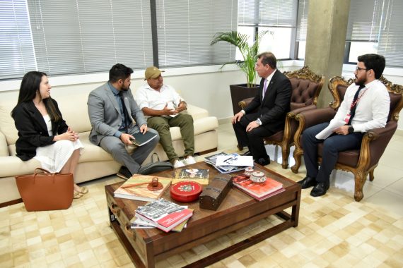 Prefeito de Epitaciolândia busca diálogo com TJAC sobre bloqueios judiciais e dívida milionária do município