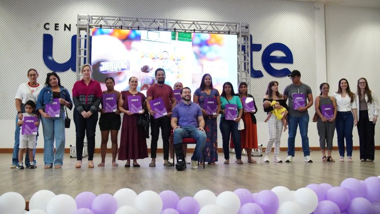 Projeto de Emerson Jarude entrega mais de 170 laudos para crianças autistas e anuncia mil vagas para equoterapia