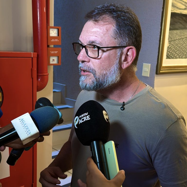 Prefeito diz que transição do transporte coletivo será concluída até fim do contrato com a Ricco