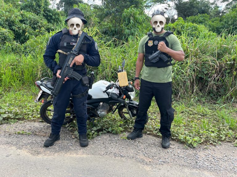 Operação apreende mais de 1 kg de maconha e motocicleta na BR-364, em Manoel Urbano