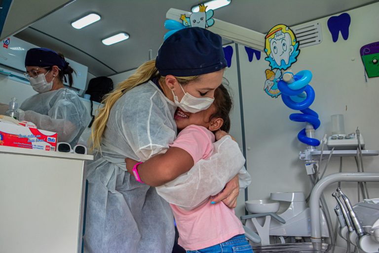“Foi um alívio muito grande”: atendimento odontológico da Prefeitura de Rio Branco transforma vida de criança