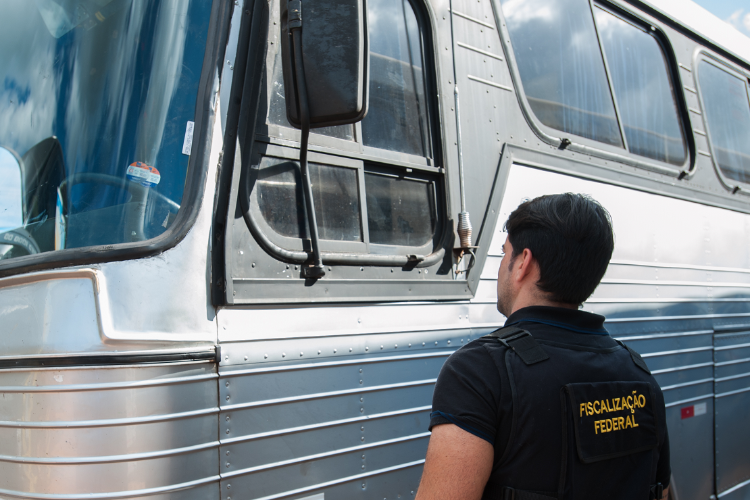 Justiça determina suspensão de transporte clandestino intermunicipal de passageiros no Bujari