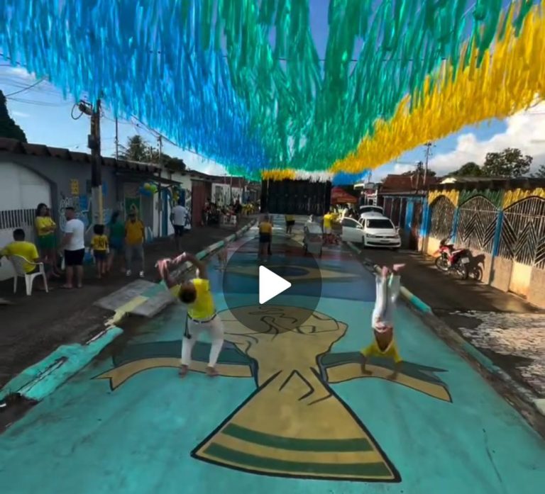 Capoeiristas aproveitam decoração da Copa do Mundo e gravam vídeo que chama atenção nas redes sociais em Rio Branco