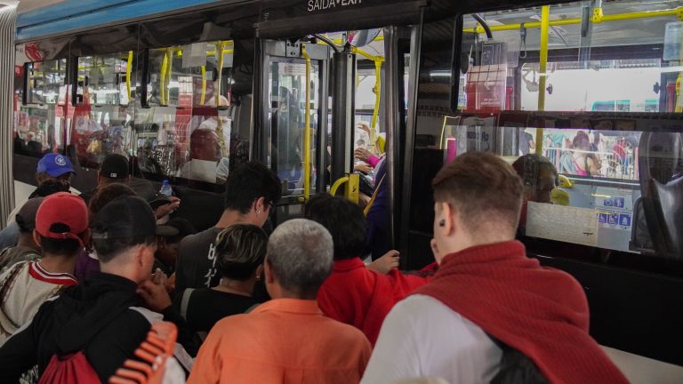 Usuários do transporte público temem prejuízos com impasse entre Ricco e Prefeitura de Rio Branco