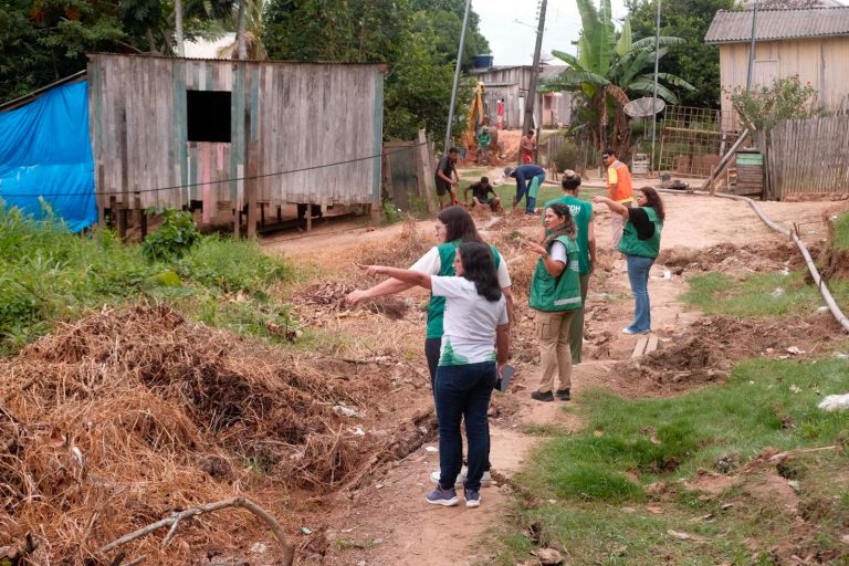 Governo presta assistência à moradores afetados após desabamento da ponte em Sena Madureira