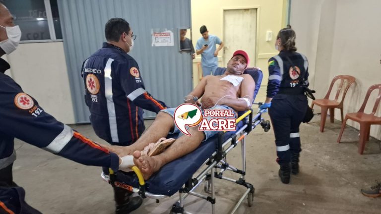 Discussão termina com homem esfaqueado no peito e mulher presa