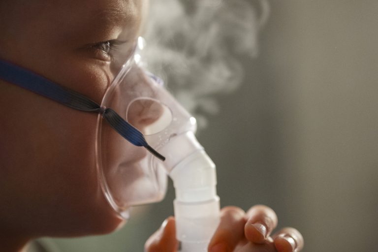 Mesmo com menos casos de gripe, Acre registra maior número de internações por síndromes respiratórias graves em três anos