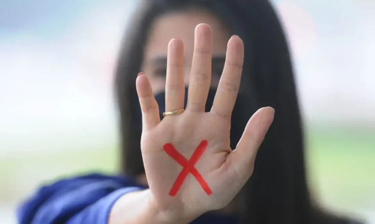 Entidades se reúnem para discutir ampliação de ações de combate à violência contra a mulher