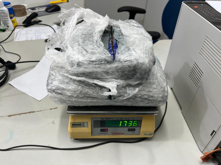 PF apreende mais de 1,7 kg de skunk em encomenda postal no Acre