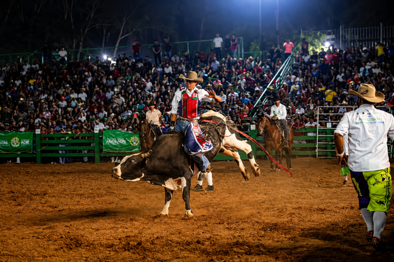 Acre recebe 1º Seminário da Federação Estadual de Rodeios com especialistas renomados