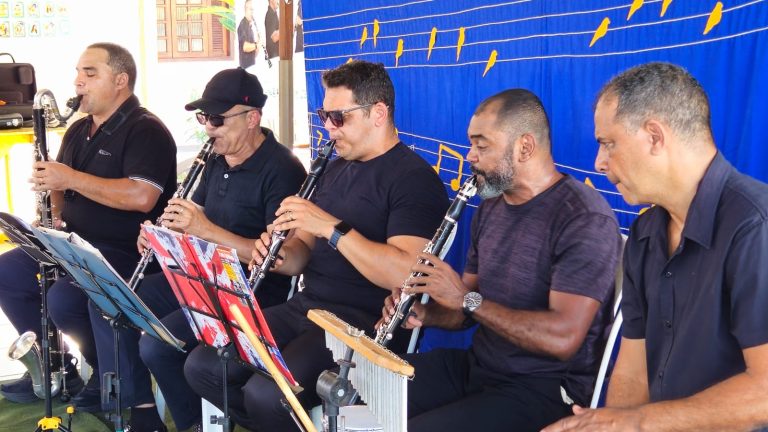 Quinteto de Clarinetes leva música instrumental e atividades interativas a escolas públicas de Rio Branco