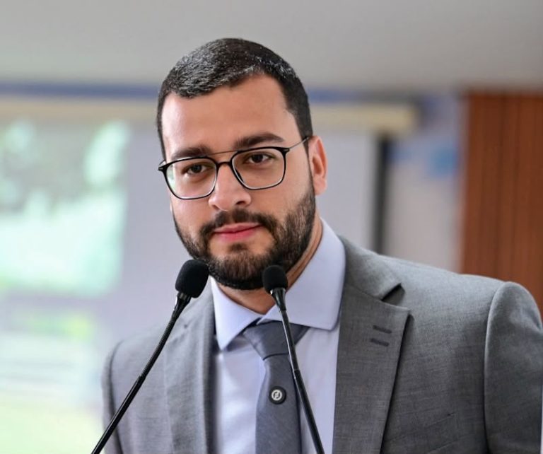 Famílias atípicas terão prioridade na habitação municipal após aprovação de projeto de Matheus Paiva pela Câmara de Rio Branco
