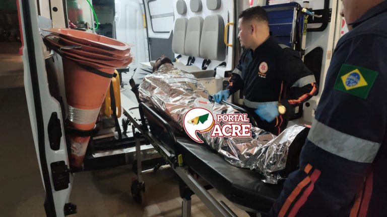 Pescador é salvo por familiares após acidente durante pescaria em Porto Acre