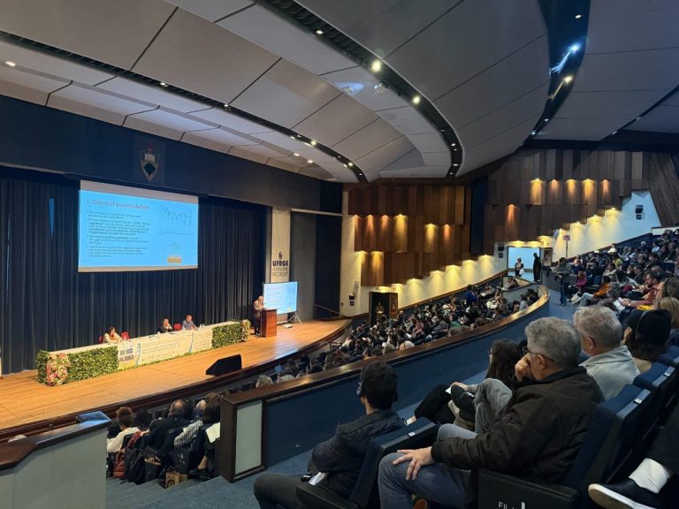 Pesquisas da Ufac sobre cooperativismo agroextrativista ganham destaque em congresso nacional