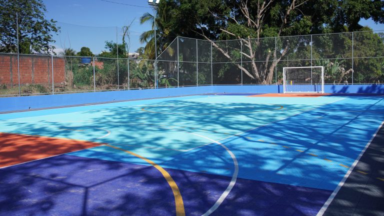 Com emenda de Mailza, primeira quadra de piso modular de Rio Branco é inaugurada nesta terça