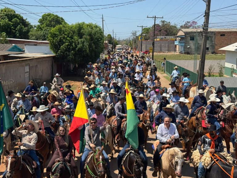 Cavalgada reúne público e abre a contagem regressiva para a Expo Xapuri 2026