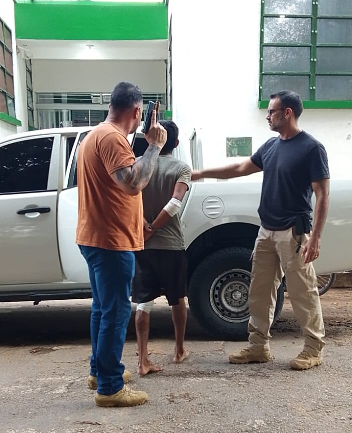 Polícia prende homem embriagado e sem CNH após acidente