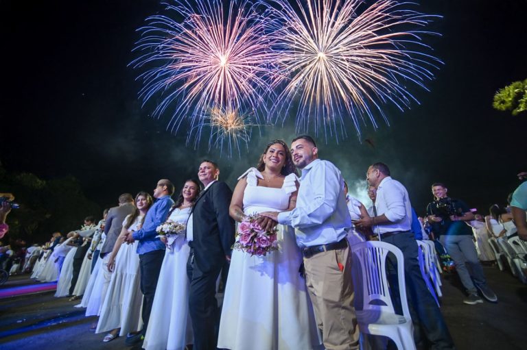 Casamento coletivo reúne cerca de 240 casais na programação desta sexta-feira da Expoacre 2026
