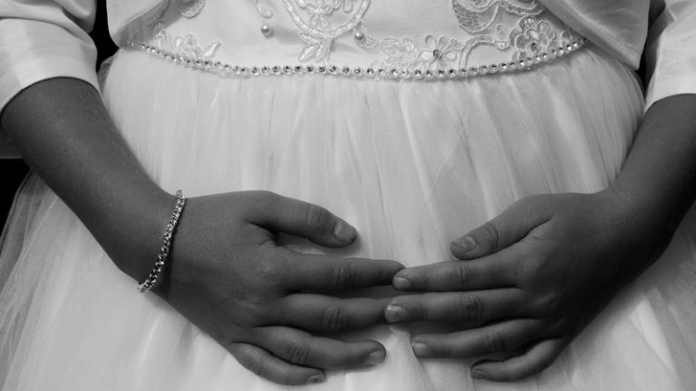 Acre tem 366 crianças de 10 a 14 anos vivendo em união conjugal; Brasil é 6º do mundo em casamentos infantis