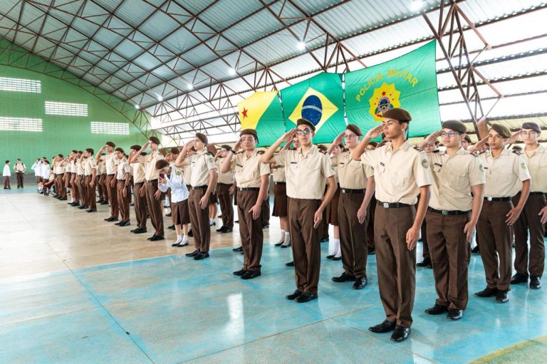Colégio Militar Tiradentes supera médias estadual e nacional no SAEB e ENEM