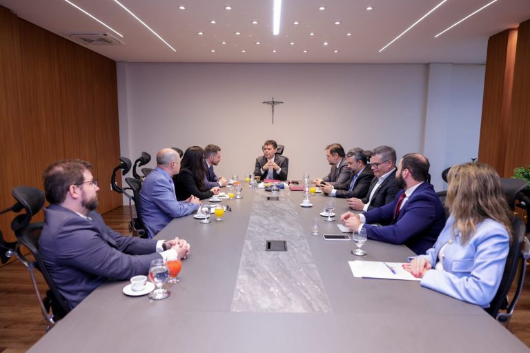 Combate a crimes transnacionais é discutido no MPAC com representantes da Embaixada dos Estados Unidos
