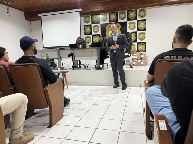 Polícia Civil avança na modernização e entrega 45 novas armas a policiais civis da capital