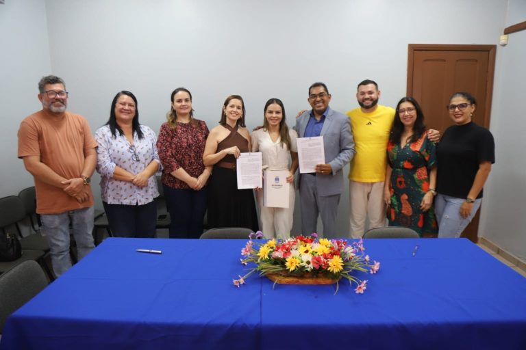 Com participação da primeira-dama da capital, Apae Rio Branco e Prefeitura assinam termo de fomento: "Gratidão a gestão municipal"