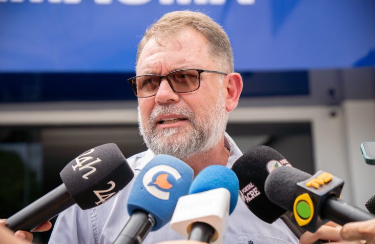 Alysson Bestene destaca previsão para iniciar operação de novos ônibus para outubro