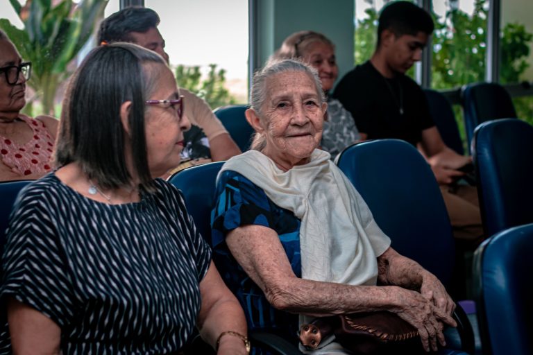 No Dia Mundial de Conscientização sobre o Alzheimer, Hospital do Idoso promove ação para alertar sobre sinais da doença