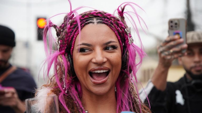 Do Rock in Rio ao Acre: DJ Clementaum agita público durante 20ª Parada do Orgulho LGBT+ em Rio Branco